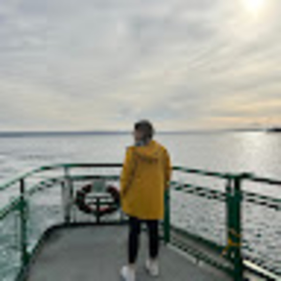 Meet your Posher, Lisette - Picture 1 of 1